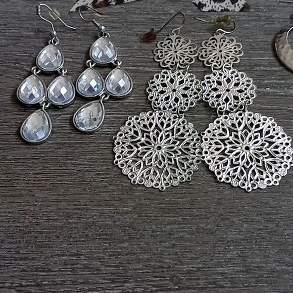 Earring bundle 6 pieces   - Picture 2 of 4